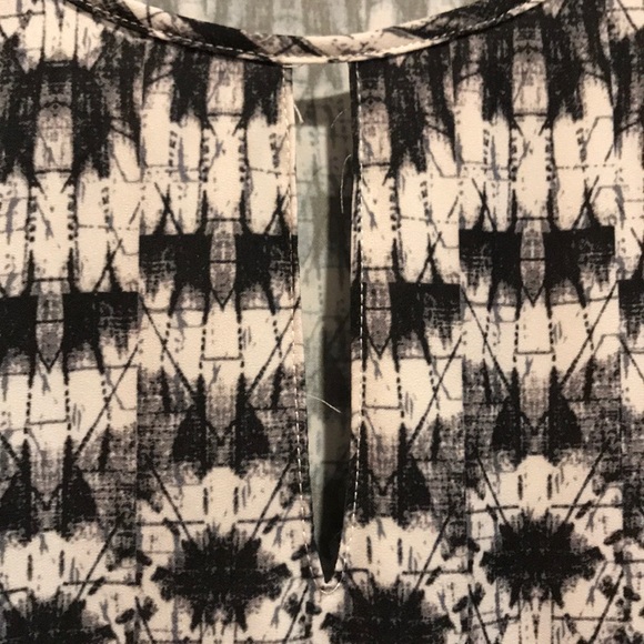 Silk Shift style Dress - Picture 3 of 4